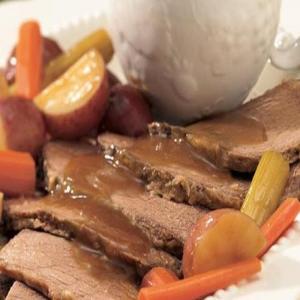 Slow Cooker Beef Roast and Vegetables with Horseradish Gravy_image