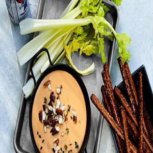 Aged-Cheddar and Beer Dip_image