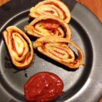 Quick and Easy Pizza Roll image
