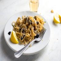 Spicy Spaghetti With Caramelized Onions and Herbs image