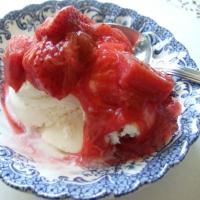 Strawberry-Rhubarb Sundaes image