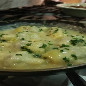 Artichokes in Lemon Garlic Sauce_image