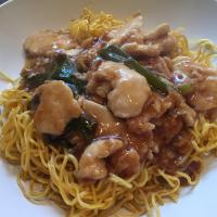 Hong Kong-Style Chicken Chow Mein image