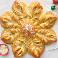 Pesto Star Bread image