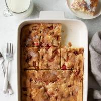 Old-Fashioned Rhubarb Cake image
