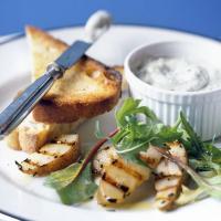 Roquefort toasts with peppered pears_image