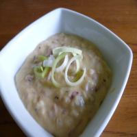 Emeril Lagasse's Potato, Onion & Roquefort Soup_image