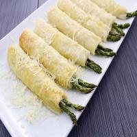 Crispy Garlic Parmesan Asparagus Pillows_image