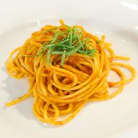 Spaghetti with Fresh-Tomato Sauce and Serrano Peppers image