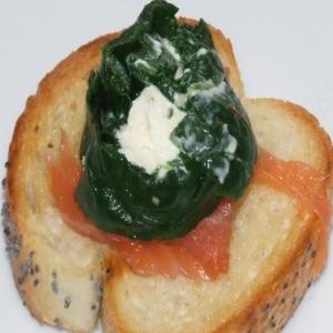 Cheese and Spinach Roulade Bruschetta_image
