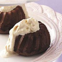 Chocolate Cake with Ice Cream Sauce_image