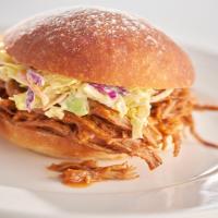 Tangy Southern Pulled Pork Sliders_image