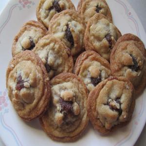 Walnut Date-Filled Cookies Recipe - (4.3/5)_image