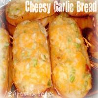 Pioneer Woman's Garlic Cheese Bread Recipe - (4.4/5) image