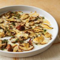 Sliced Mushrooms with Melted Fontina image