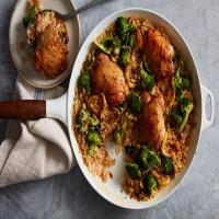 Skillet Chicken Thighs With Broccoli and Orzo_image