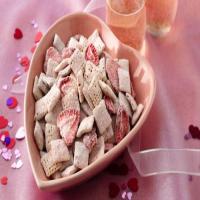 Strawberries and White Chocolate Chex® Mix_image