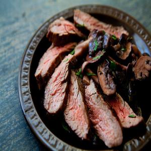 Grilled Flank Steak with Mushrooms_image