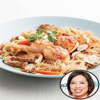 Stir Fry Noodles with Seared Scallops Serves 4 Recipe - (4/5) image