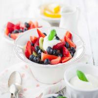 Fruit Salad with Honey Yogurt_image