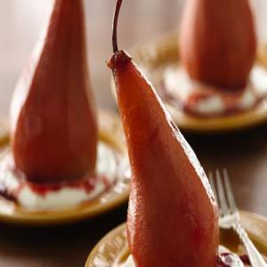 Pomegranate Poached Pears with Yogurt Sauce_image