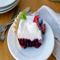 Mixed Berry and White Chocolate Mousse Pie_image