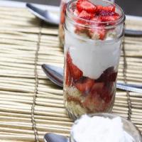 Mini Mason Jar Strawberry Shortcake_image