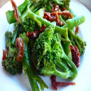 Broccoli Rabe With Sun-Dried Tomatoes_image