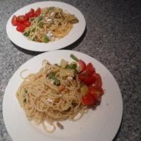 Linguine With Green Beans and Goat Cheese image