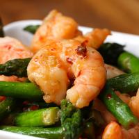Shrimp And Asparagus Stir Fry (Under 300 Calories) Recipe by Tasty image