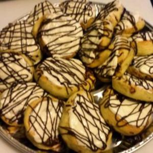 Cinnamon Rolls With Nutella Filling and Cream Cheese Frosting_image