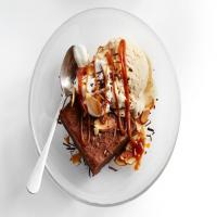 Mexican Chocolate Brownie Sundaes image