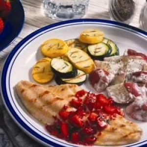 West Coast Grilled Catfish with Strawberry Salsa_image