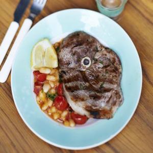 BBQ lamb steaks with garlicky white beans_image