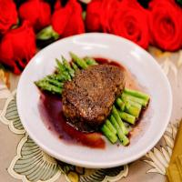 Sunny's Easy Red Wine Peppercorn Sauce_image