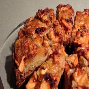 Chunky Apple Spice Cake With Vanilla Butter Sauce_image