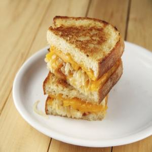 Grilled Cheese and Onion Sandwiches_image