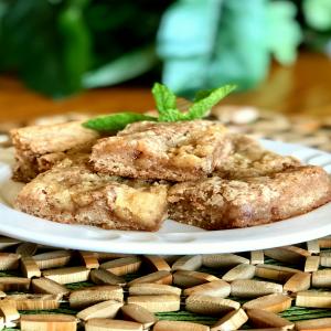 Snickerdoodle Cake with Streusel Topping image