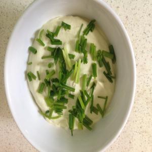 Garlic and Chive Vegan Cream Cheese_image