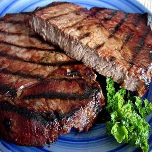 Grilled Sirloin in Bourbon Marinade_image