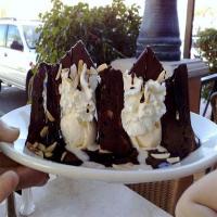 Black and White Chocolate Brownie Sundae_image
