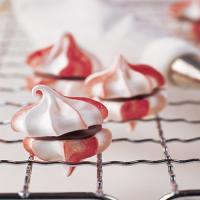 Peppermint Meringues with Chocolate Filling image