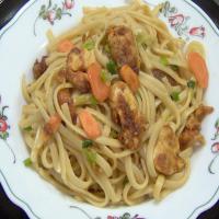 Chilli Crusted Chicken Noodles image