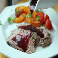 Roast Beef Tenderloin With Red Wine & Shallot Sauce_image