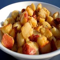 Grilled Potatoes or Roasted Potatoes on the Grill_image