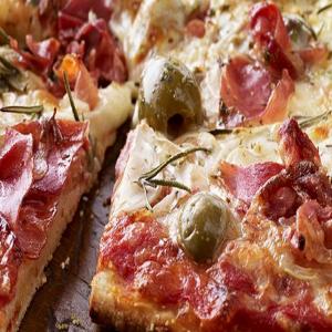 Pizza with Smoked Ham, Green Olives and Rosemary_image