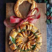 Christmas sausage roll wreath_image