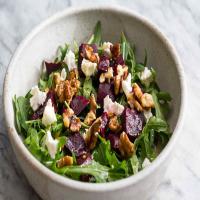 Arugula Salad With Beets and Goat Cheese_image