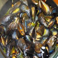 Fragrant Steamed Mussels in Vermouth With Herbs and Shallots image