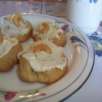 Frosted Cashew Cookies_image